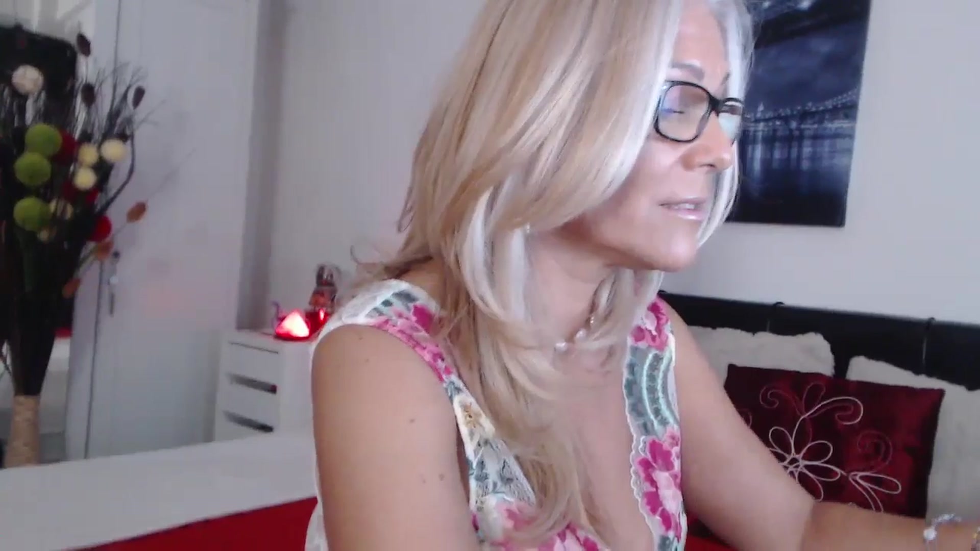 Gallery image thumbnail from Reeya71's myfreecams stream on, 08/16/2024, 04:57 image 4 of 20