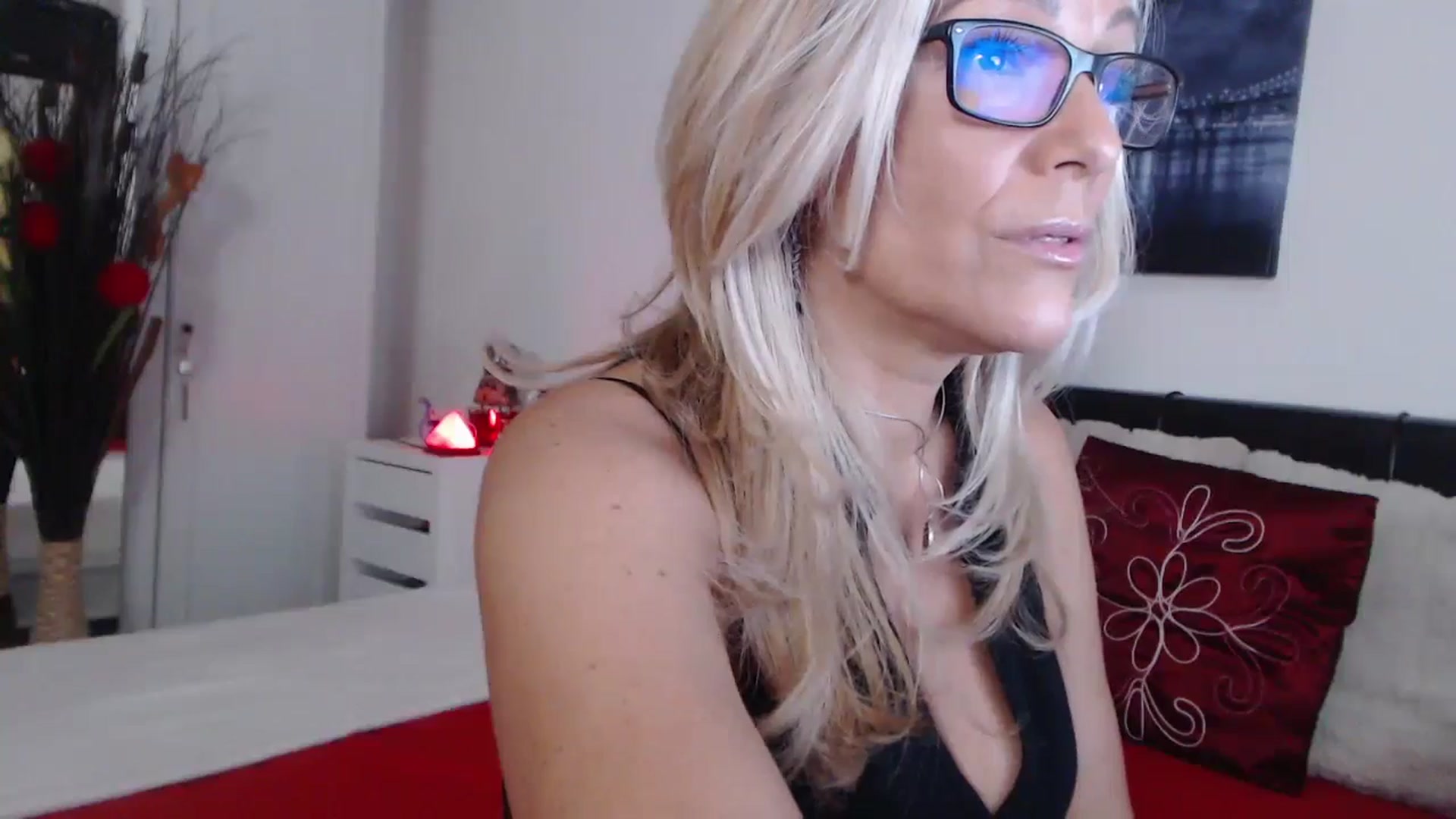 Gallery image thumbnail from Reeya71's myfreecams stream on, 08/17/2024, 03:14 image 7 of 20