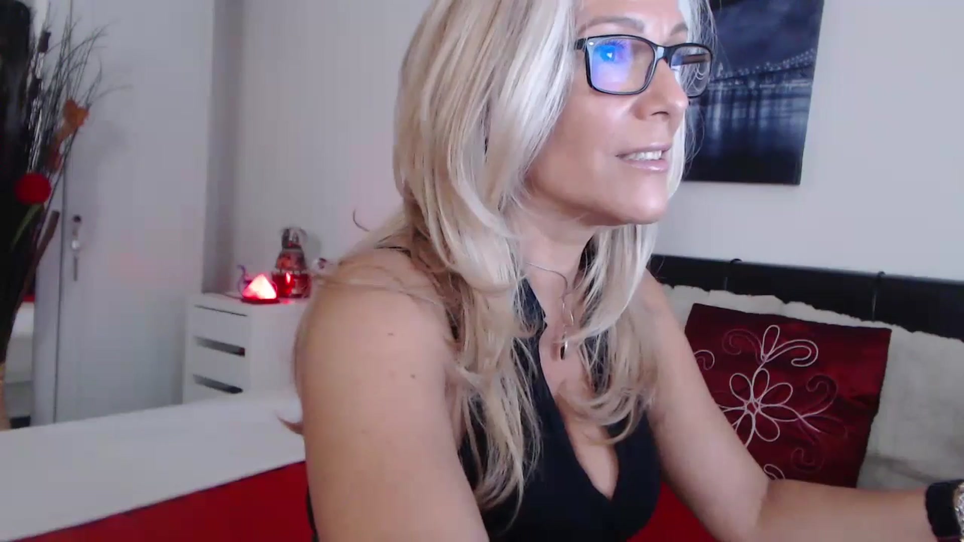Gallery image thumbnail from Reeya71's myfreecams stream on, 08/17/2024, 06:23 image 8 of 20