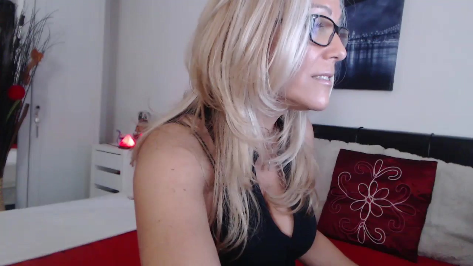 Gallery image thumbnail from Reeya71's myfreecams stream on, 08/17/2024, 06:23 image 12 of 20