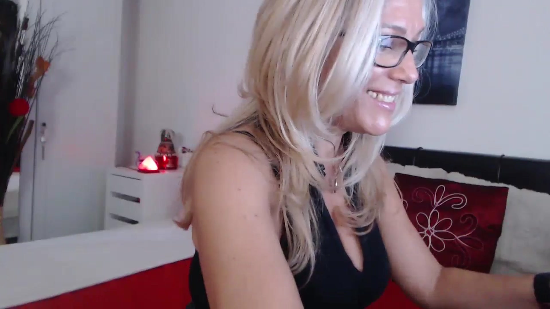 Gallery image thumbnail from Reeya71's myfreecams stream on, 08/17/2024, 06:23 image 6 of 20