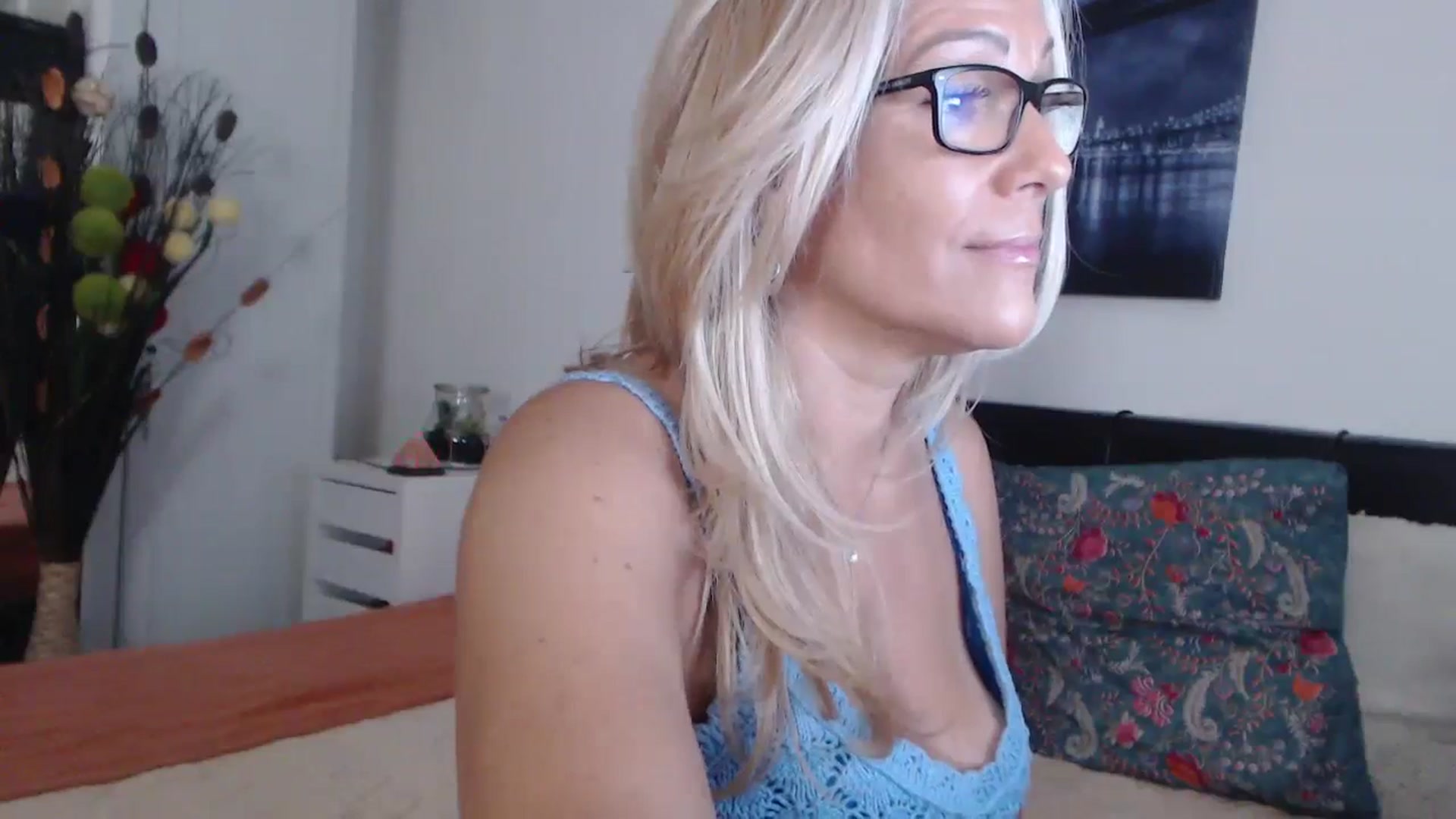 Gallery image thumbnail from Reeya71's myfreecams stream on, 08/20/2024, 04:28 image 14 of 20