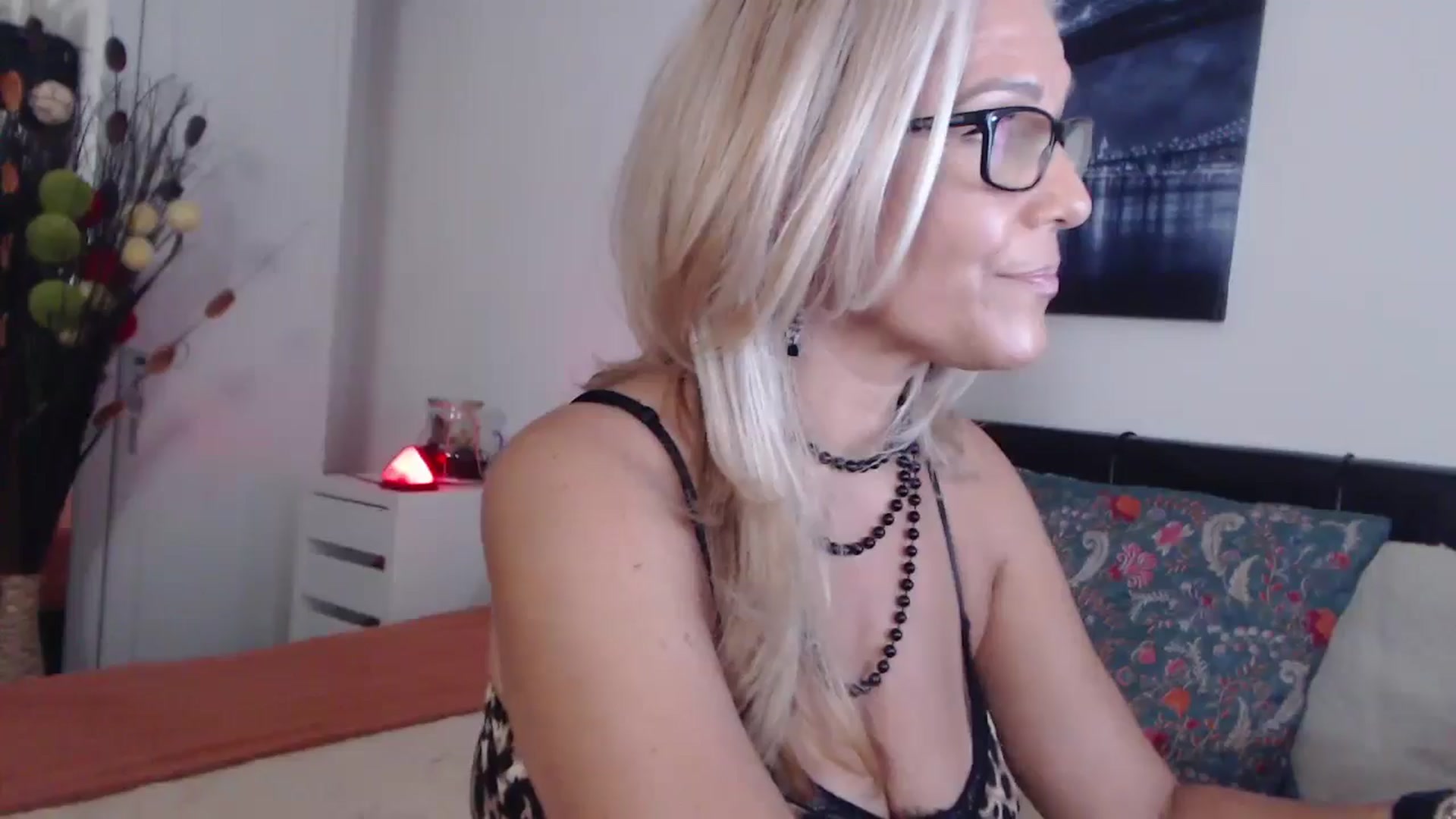 Gallery image thumbnail from Reeya71's myfreecams stream on, 08/20/2024, 21:41 image 19 of 20