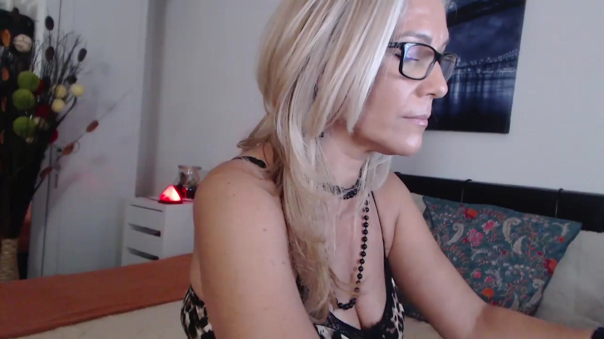 Gallery image thumbnail from Reeya71's myfreecams stream on, 08/20/2024, 23:16 image 20 of 20