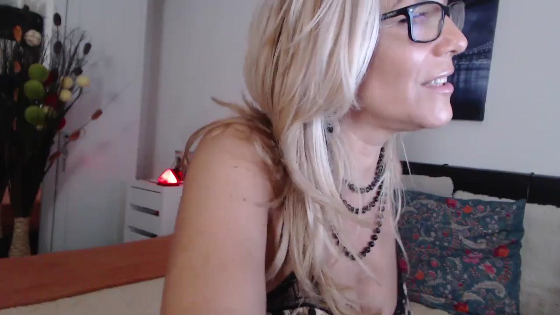 Gallery image thumbnail from Reeya71's myfreecams stream on, 08/21/2024, 03:00 image 20 of 20