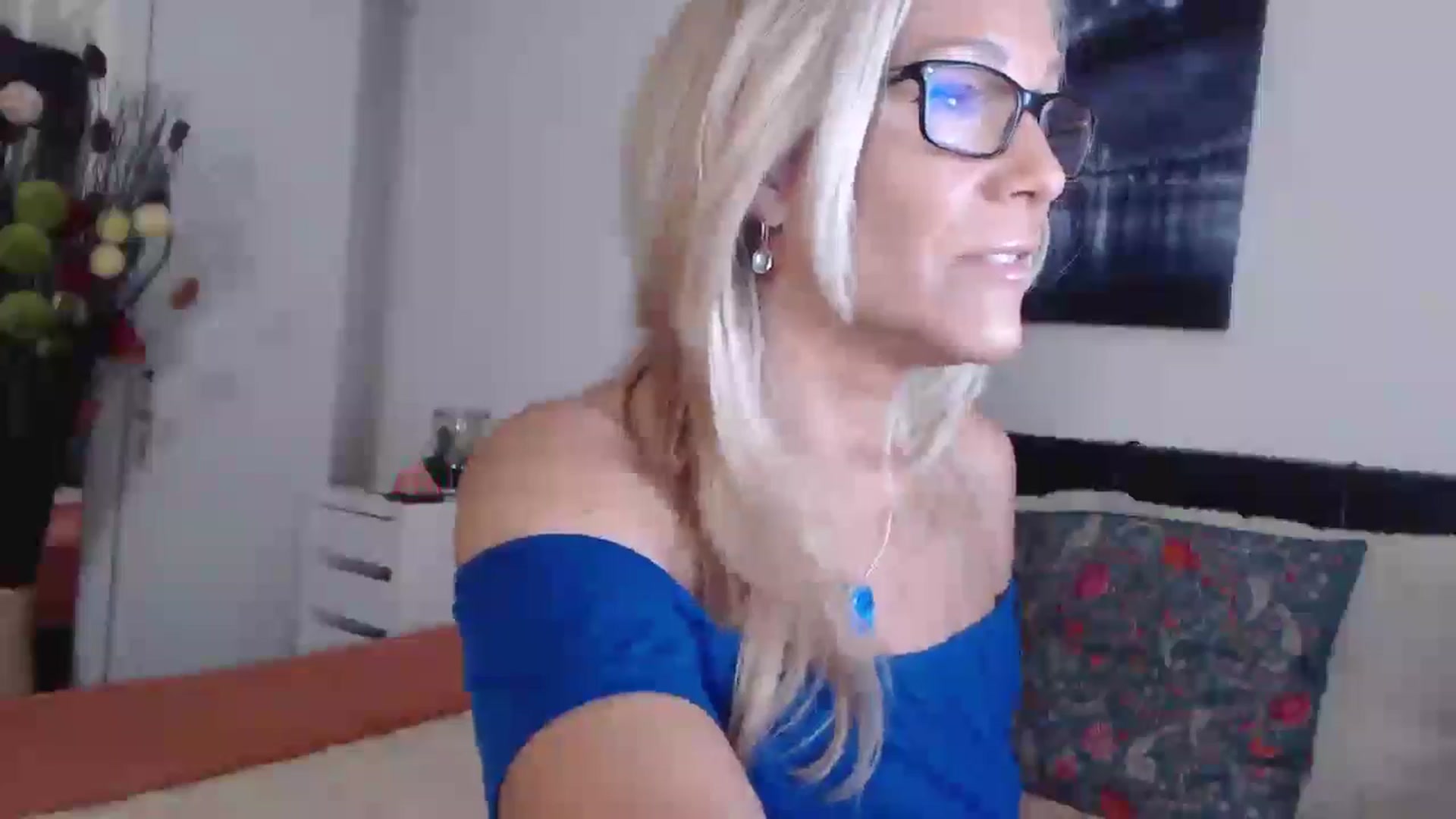 Gallery image thumbnail from Reeya71's myfreecams stream on, 08/22/2024, 01:57 image 5 of 20