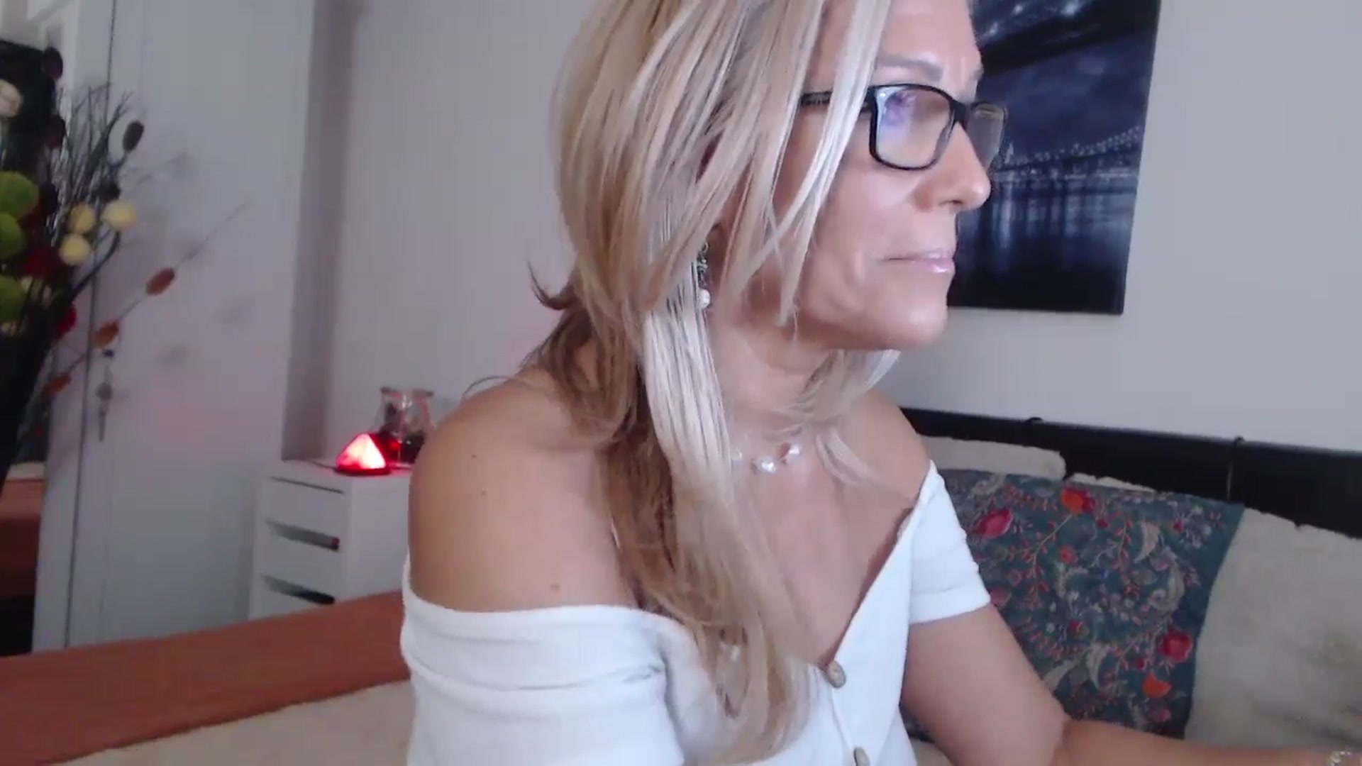 Gallery image thumbnail from Reeya71's myfreecams stream on, 08/23/2024, 24:51 image 20 of 20