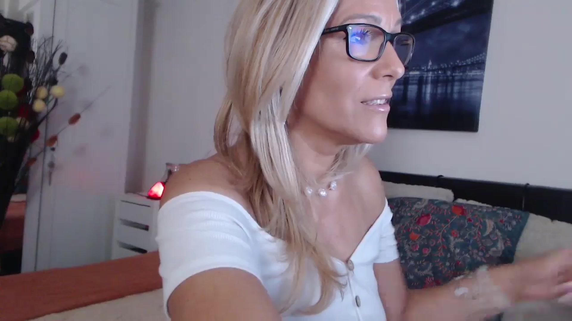 Gallery image thumbnail from Reeya71's myfreecams stream on, 08/23/2024, 24:51 image 5 of 20