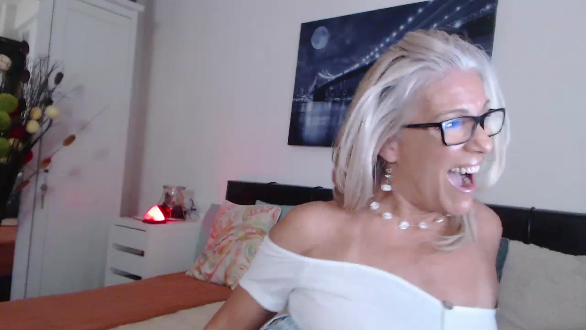 Gallery image thumbnail from Reeya71's myfreecams stream on, 08/23/2024, 03:25 image 18 of 20