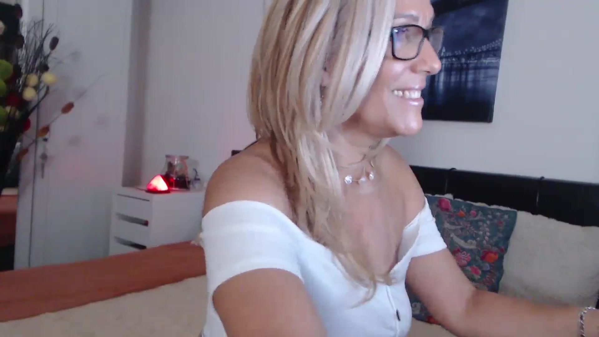 Gallery image thumbnail from Reeya71's myfreecams stream on, 08/23/2024, 03:55 image 18 of 20