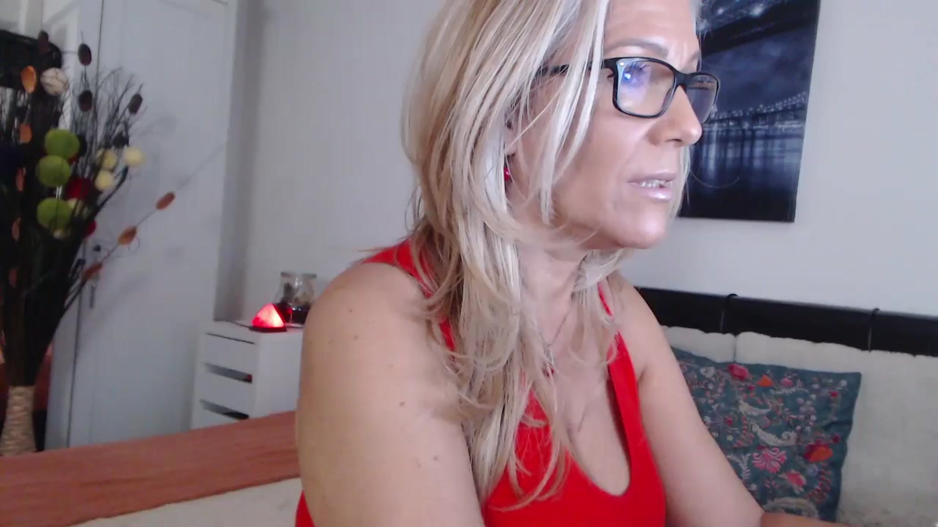 Gallery image thumbnail from Reeya71's myfreecams stream on, 08/24/2024, 05:28 image 1 of 20