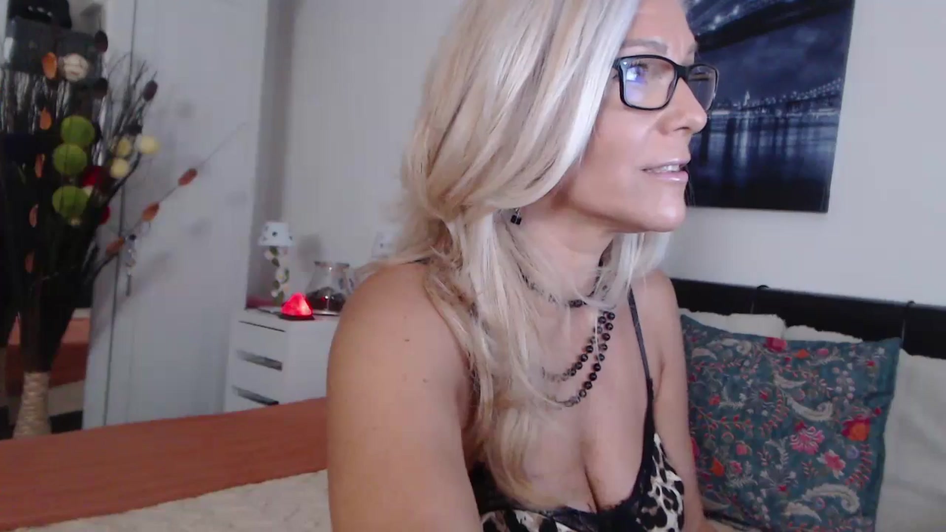 Gallery image thumbnail from Reeya71's myfreecams stream on, 09/19/2024, 02:08 image 20 of 20