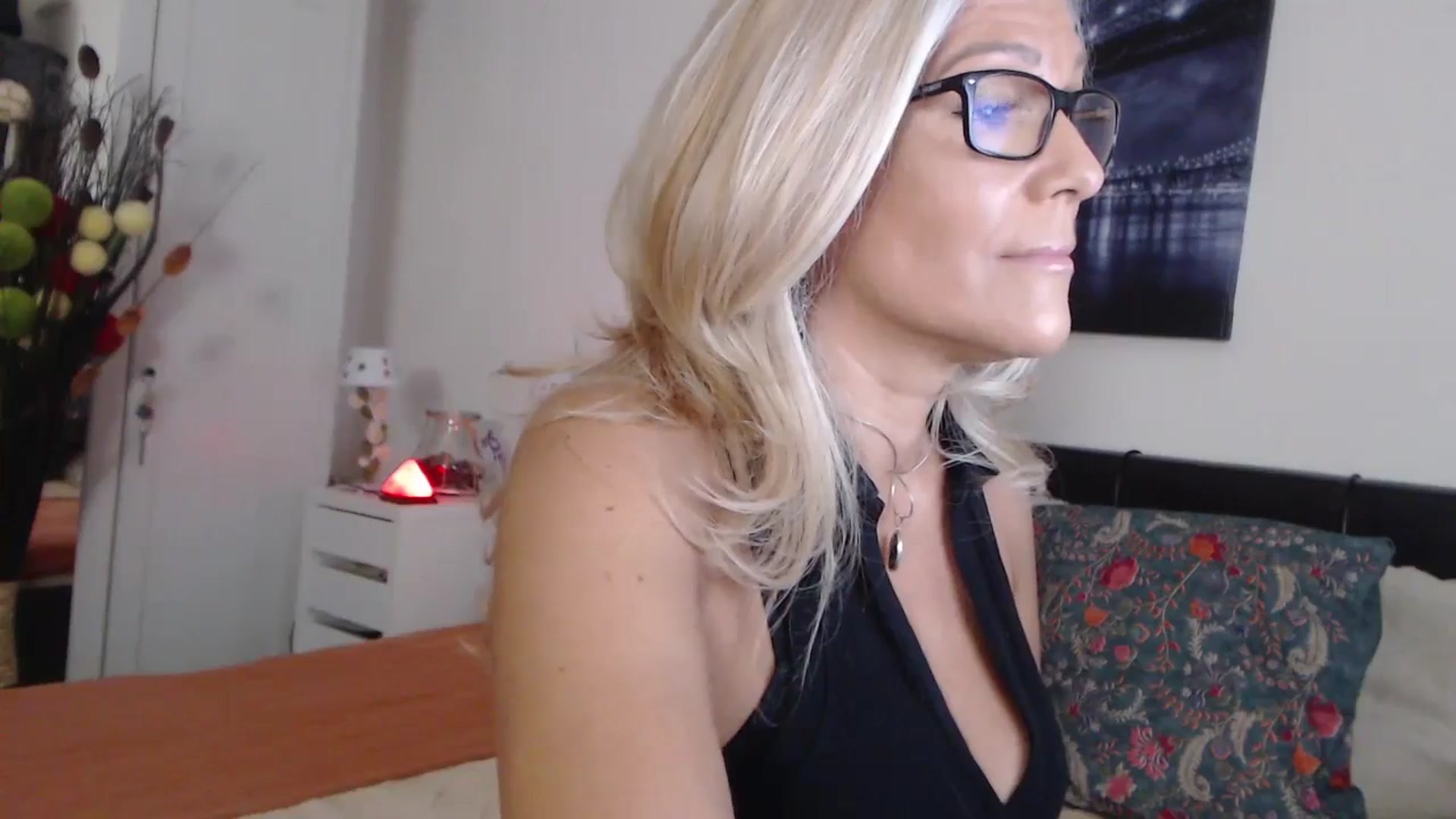 Gallery image thumbnail from Reeya71's myfreecams stream on, 09/24/2024, 02:18 image 18 of 20
