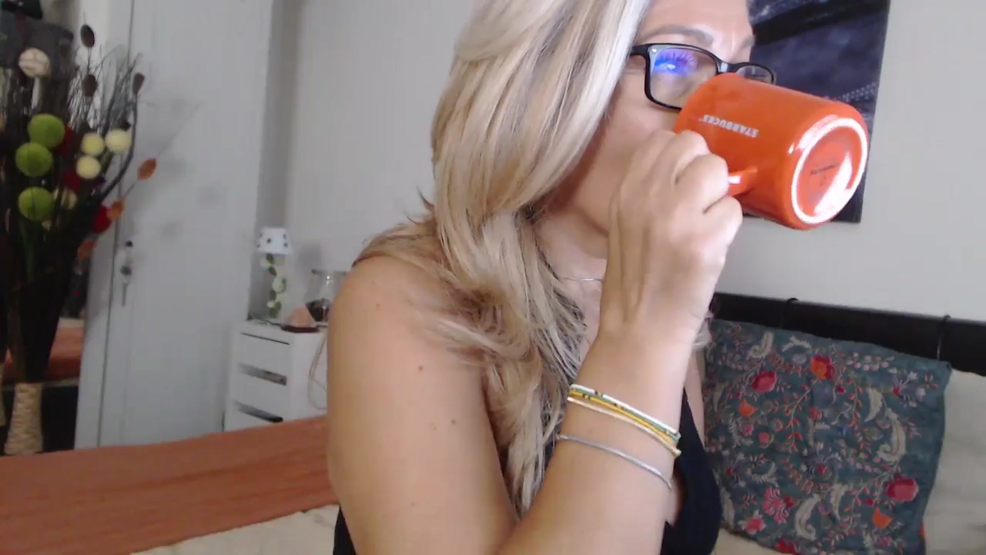 Gallery image thumbnail from Reeya71's myfreecams stream on, 09/24/2024, 03:41 image 14 of 20