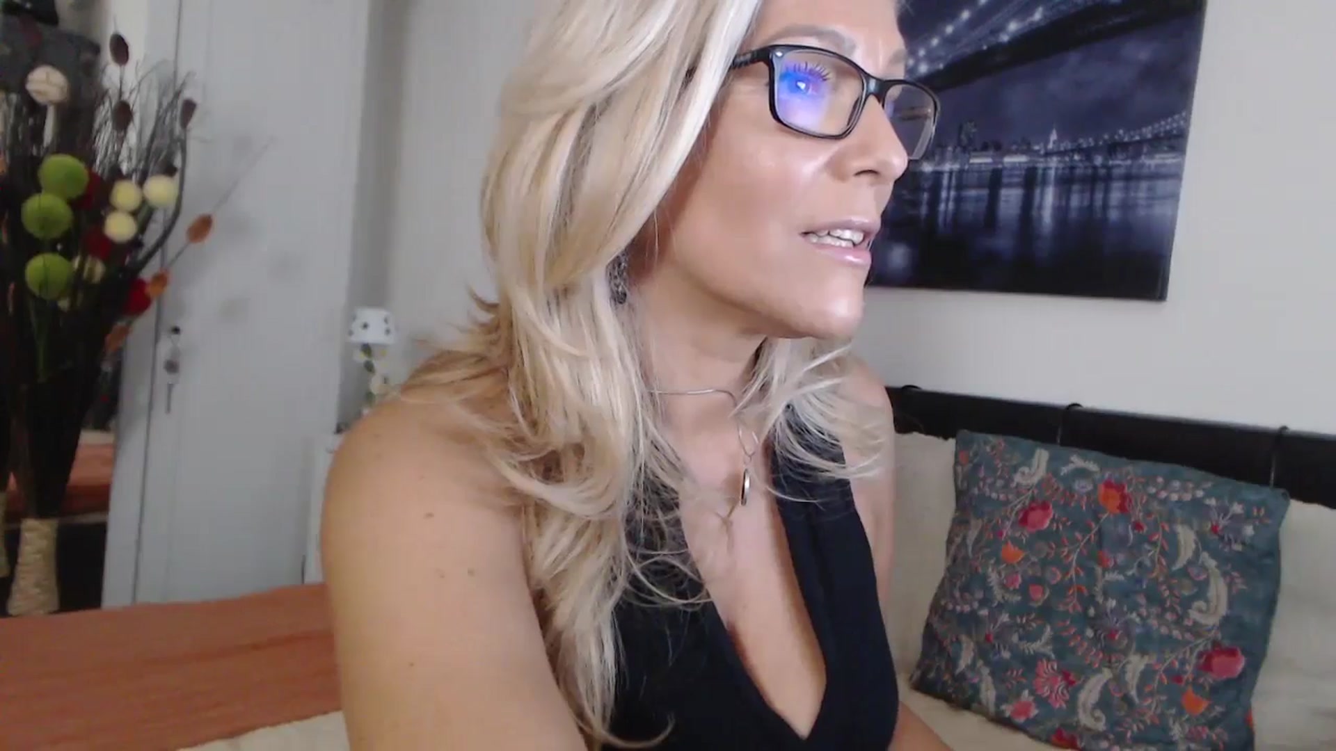 Gallery image thumbnail from Reeya71's myfreecams stream on, 09/24/2024, 03:41 image 20 of 20