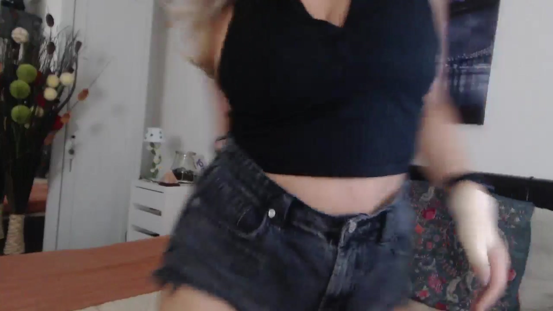 Gallery image thumbnail from Reeya71's myfreecams stream on, 09/24/2024, 03:41 image 9 of 20
