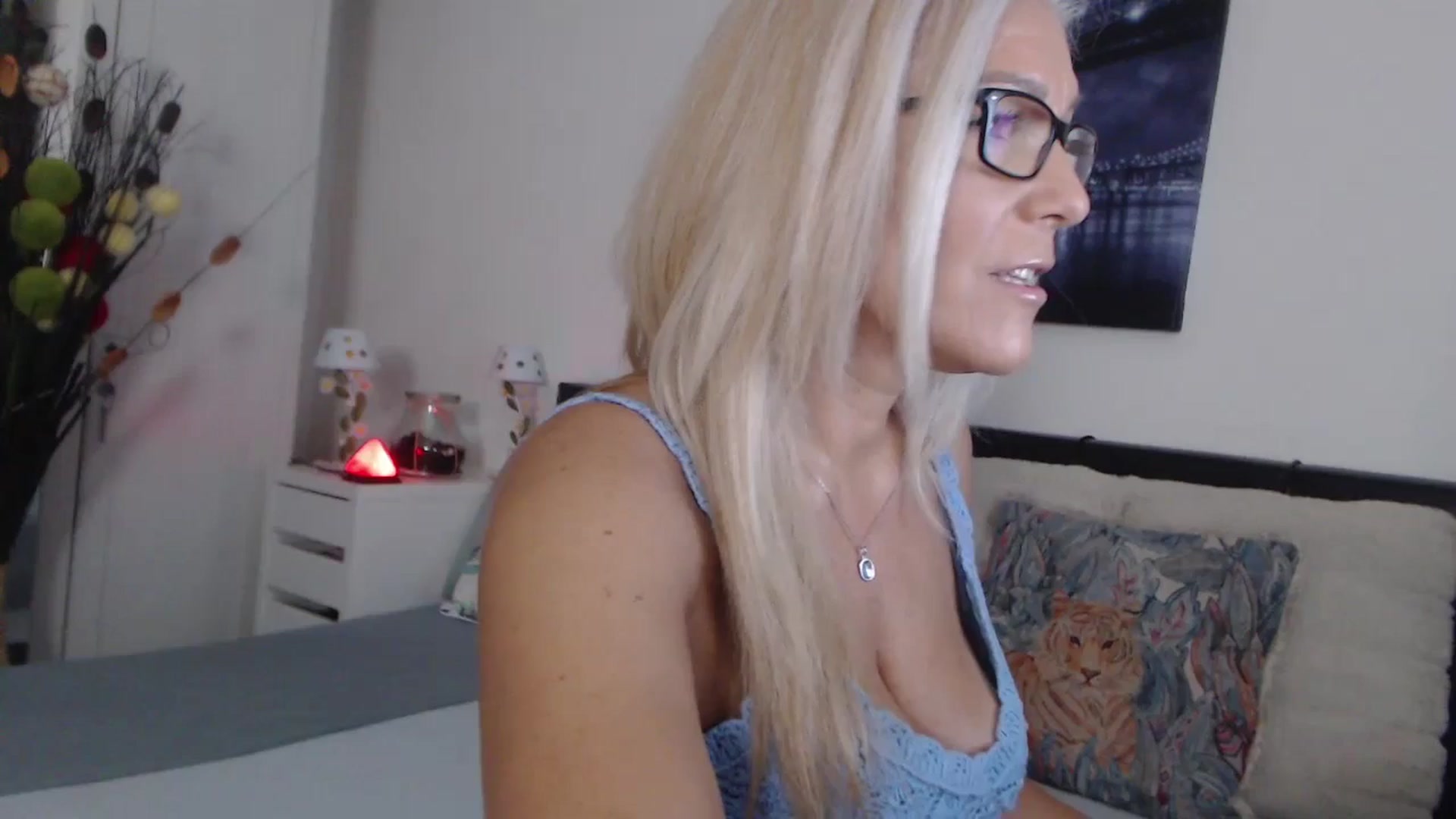 Gallery image thumbnail from Reeya71's myfreecams stream on, 10/03/2024, 01:45 image 3 of 20