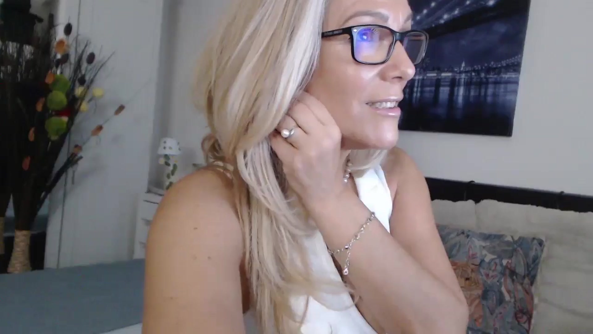 Gallery image thumbnail from Reeya71's myfreecams stream on, 10/14/2024, 01:38 image 20 of 20