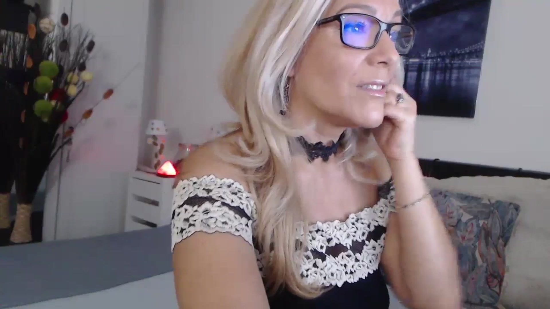 Gallery image thumbnail from Reeya71's myfreecams stream on, 10/16/2024, 02:01 image 16 of 20