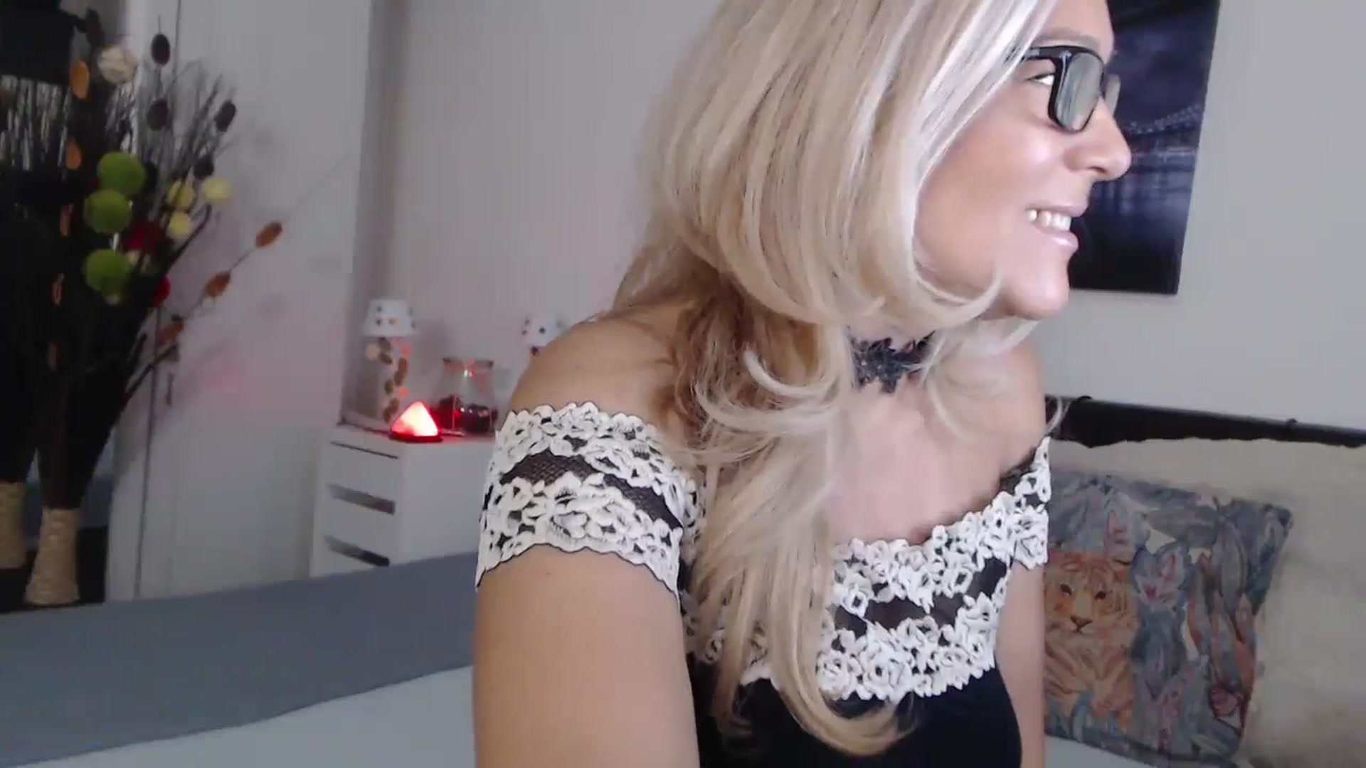 Gallery image thumbnail from Reeya71's myfreecams stream on, 10/16/2024, 02:01 image 5 of 20