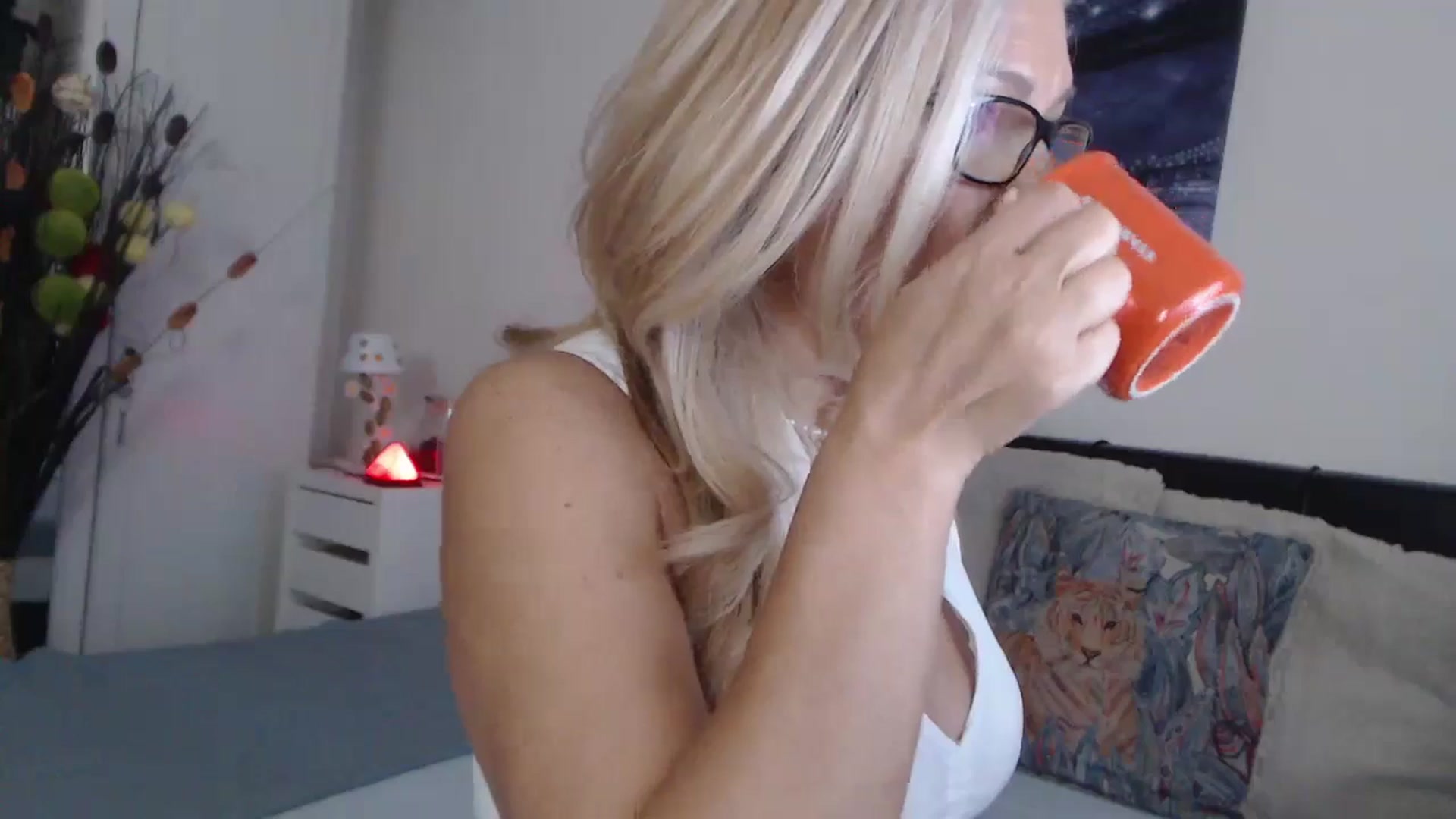 Gallery image thumbnail from Reeya71's myfreecams stream on, 10/22/2024, 06:30 image 19 of 20