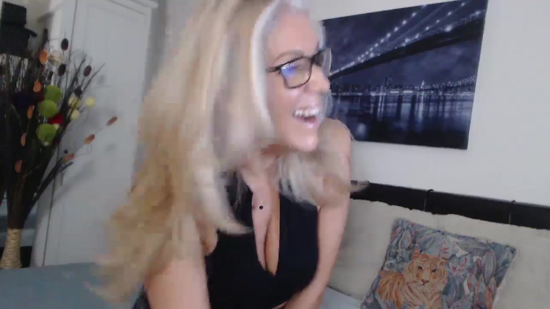 Gallery image thumbnail from Reeya71's myfreecams stream on, 10/25/2024, 01:44 image 14 of 20