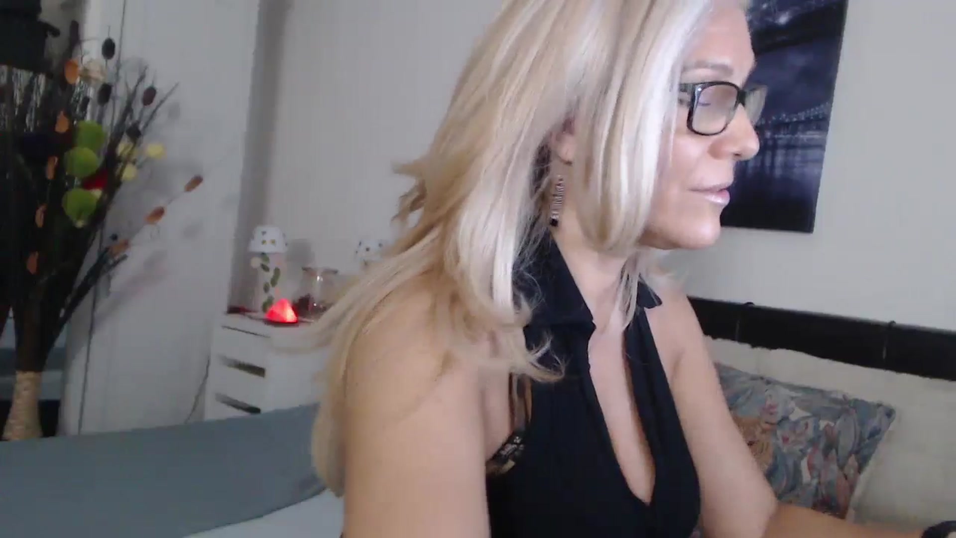 Gallery image thumbnail from Reeya71's myfreecams stream on, 10/25/2024, 01:44 image 20 of 20