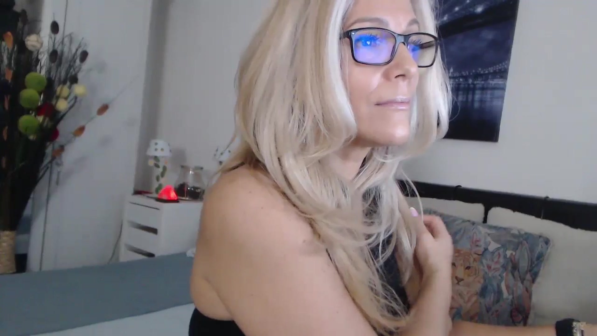 Gallery image thumbnail from Reeya71's myfreecams stream on, 10/25/2024, 05:30 image 20 of 20