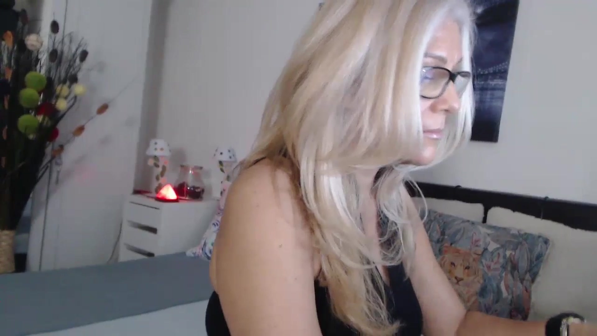 Gallery image thumbnail from Reeya71's myfreecams stream on, 10/25/2024, 05:30 image 19 of 20