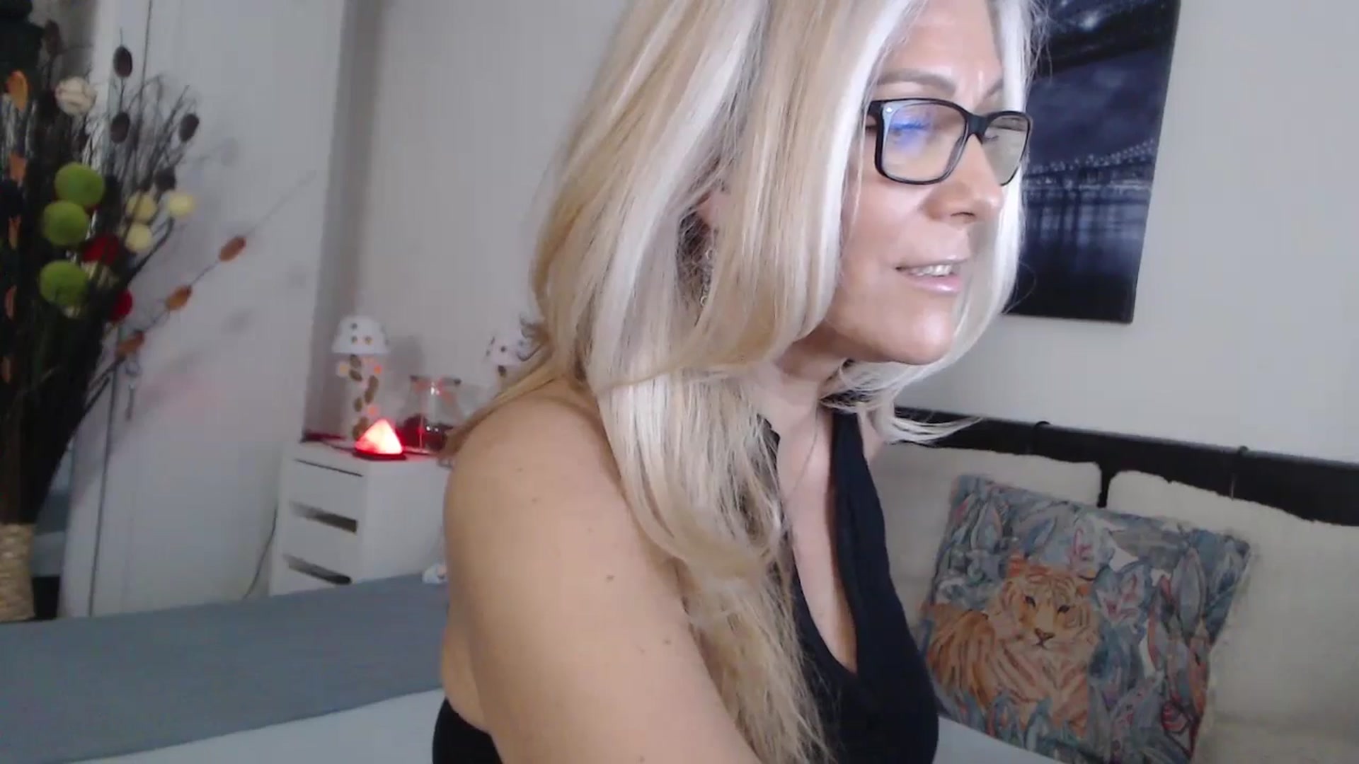 Gallery image thumbnail from Reeya71's myfreecams stream on, 10/25/2024, 06:21 image 3 of 20