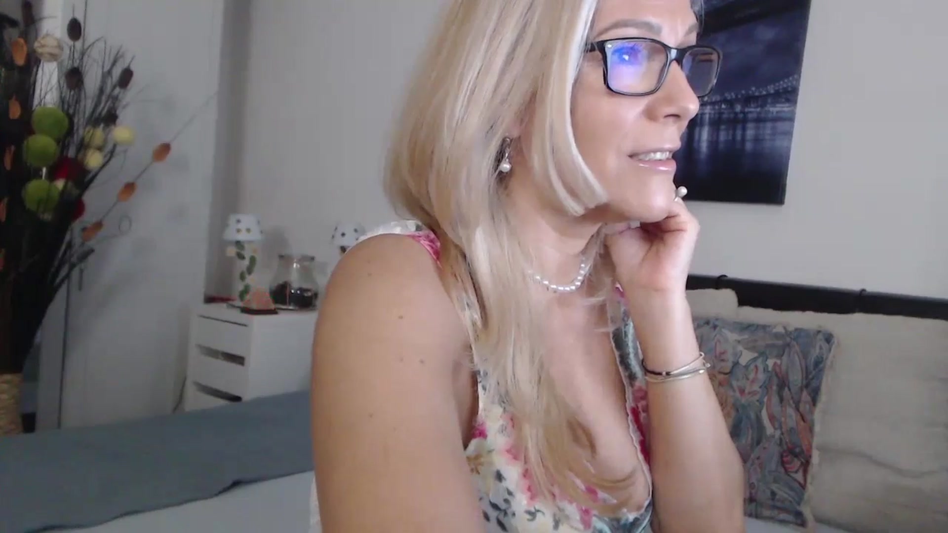 Gallery image thumbnail from Reeya71's myfreecams stream on, 10/26/2024, 01:09 image 4 of 20
