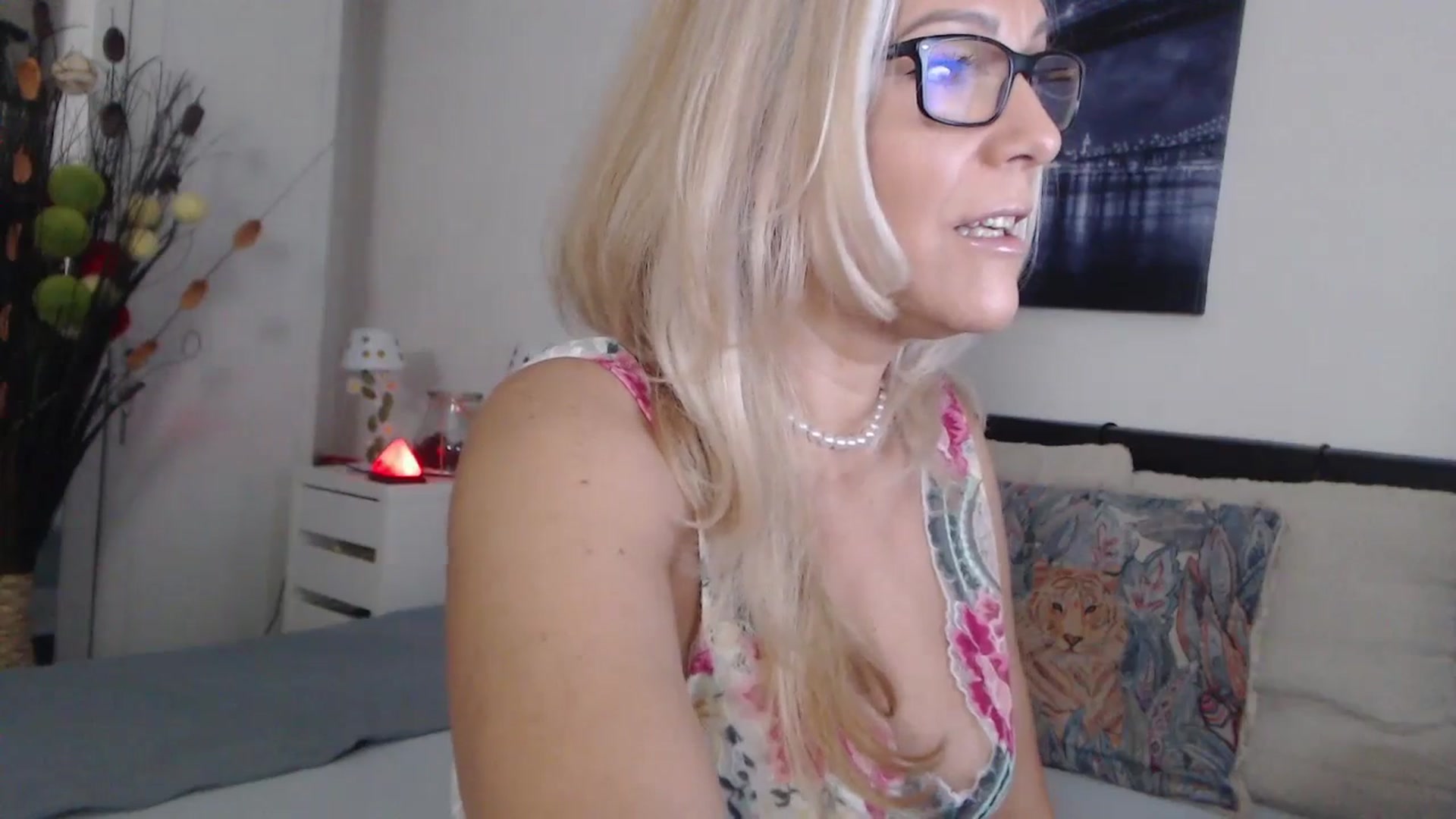 Gallery image thumbnail from Reeya71's myfreecams stream on, 10/26/2024, 01:09 image 5 of 20