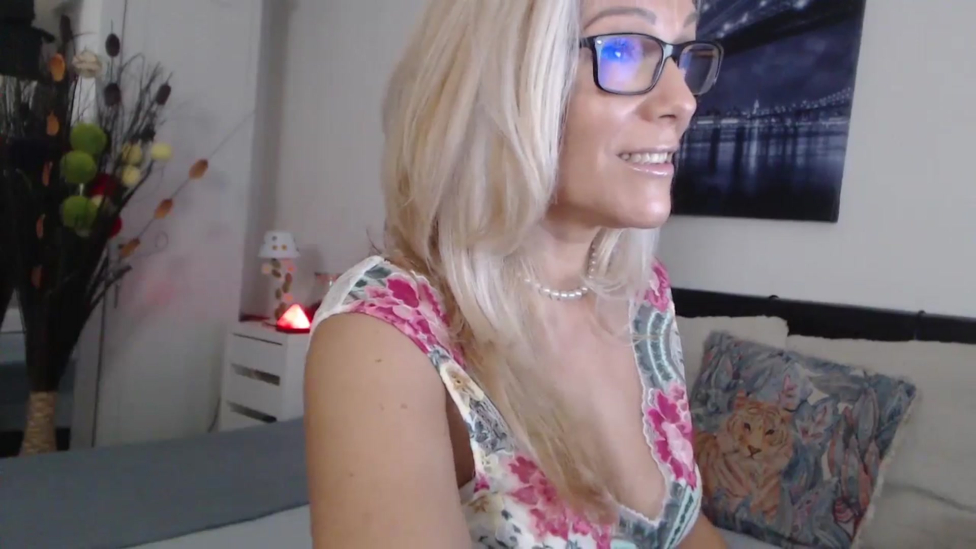Gallery image thumbnail from Reeya71's myfreecams stream on, 10/26/2024, 02:51 image 15 of 20