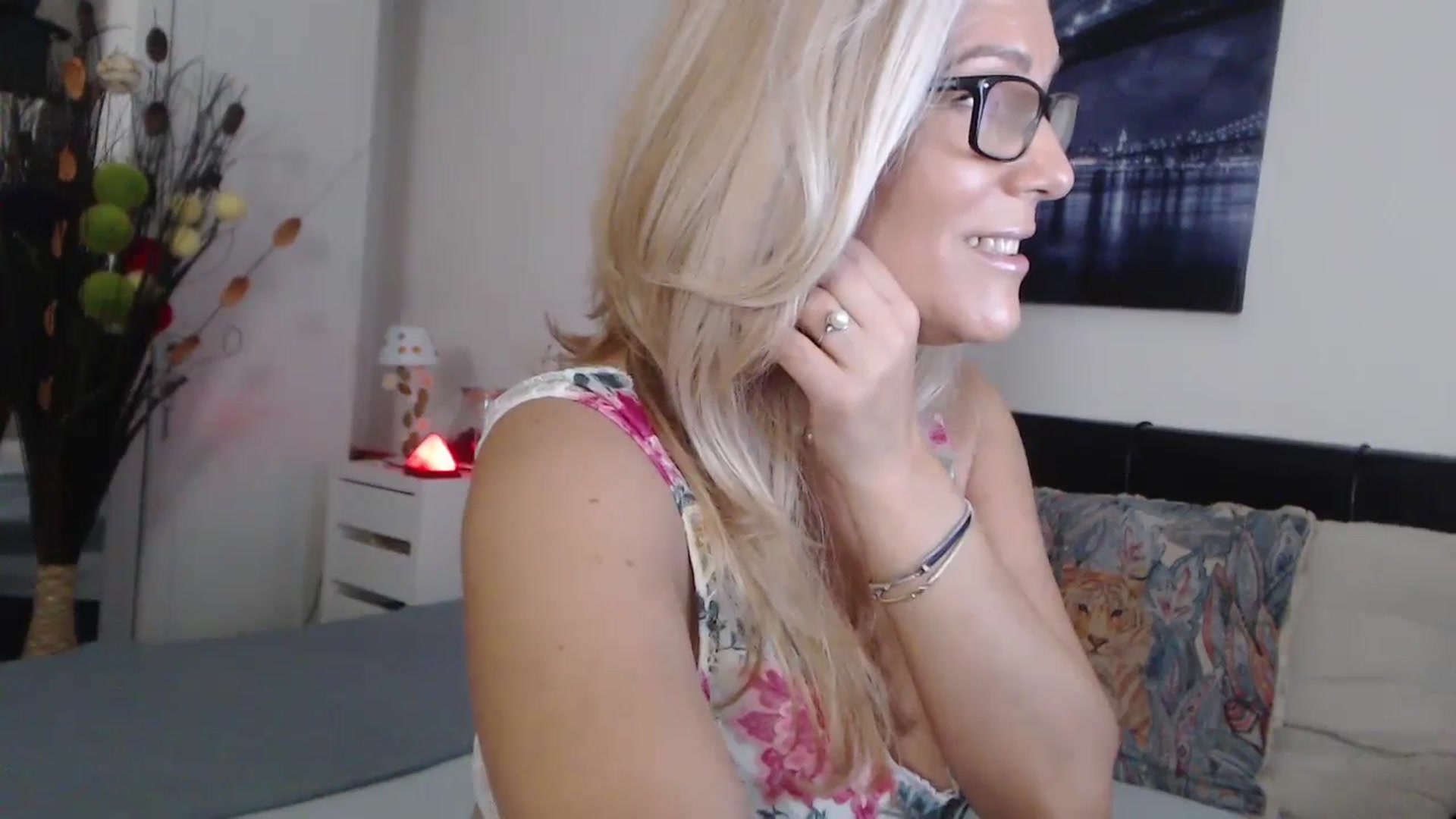 Gallery image thumbnail from Reeya71's myfreecams stream on, 10/26/2024, 04:11 image 16 of 20