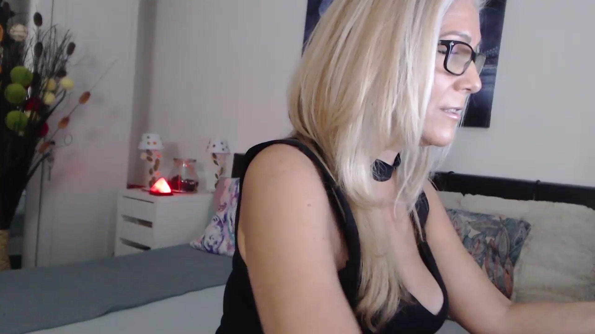 Gallery image thumbnail from Reeya71's myfreecams stream on, 10/28/2024, 03:55 image 3 of 20