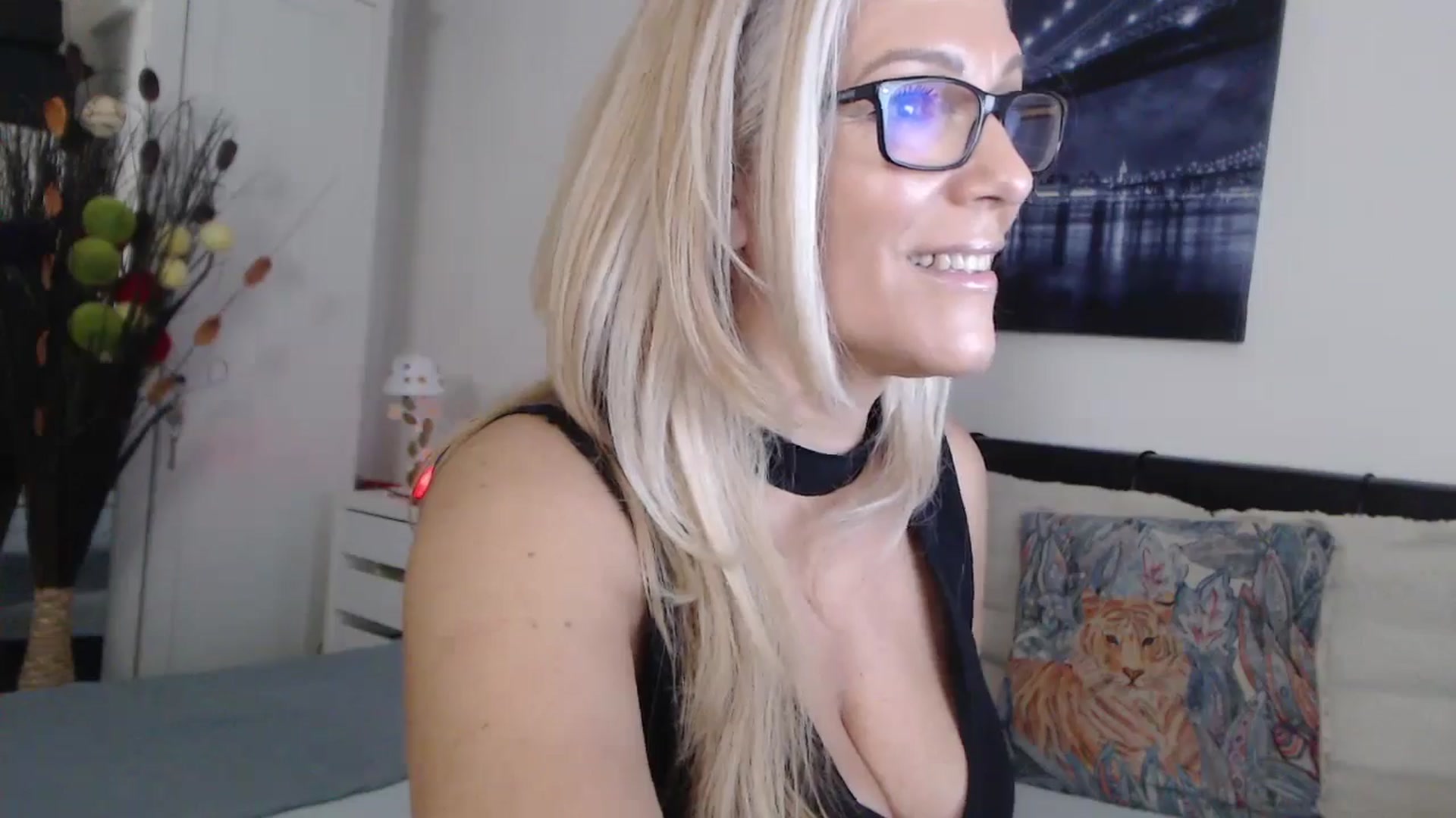 Gallery image thumbnail from Reeya71's myfreecams stream on, 10/28/2024, 05:28 image 19 of 20