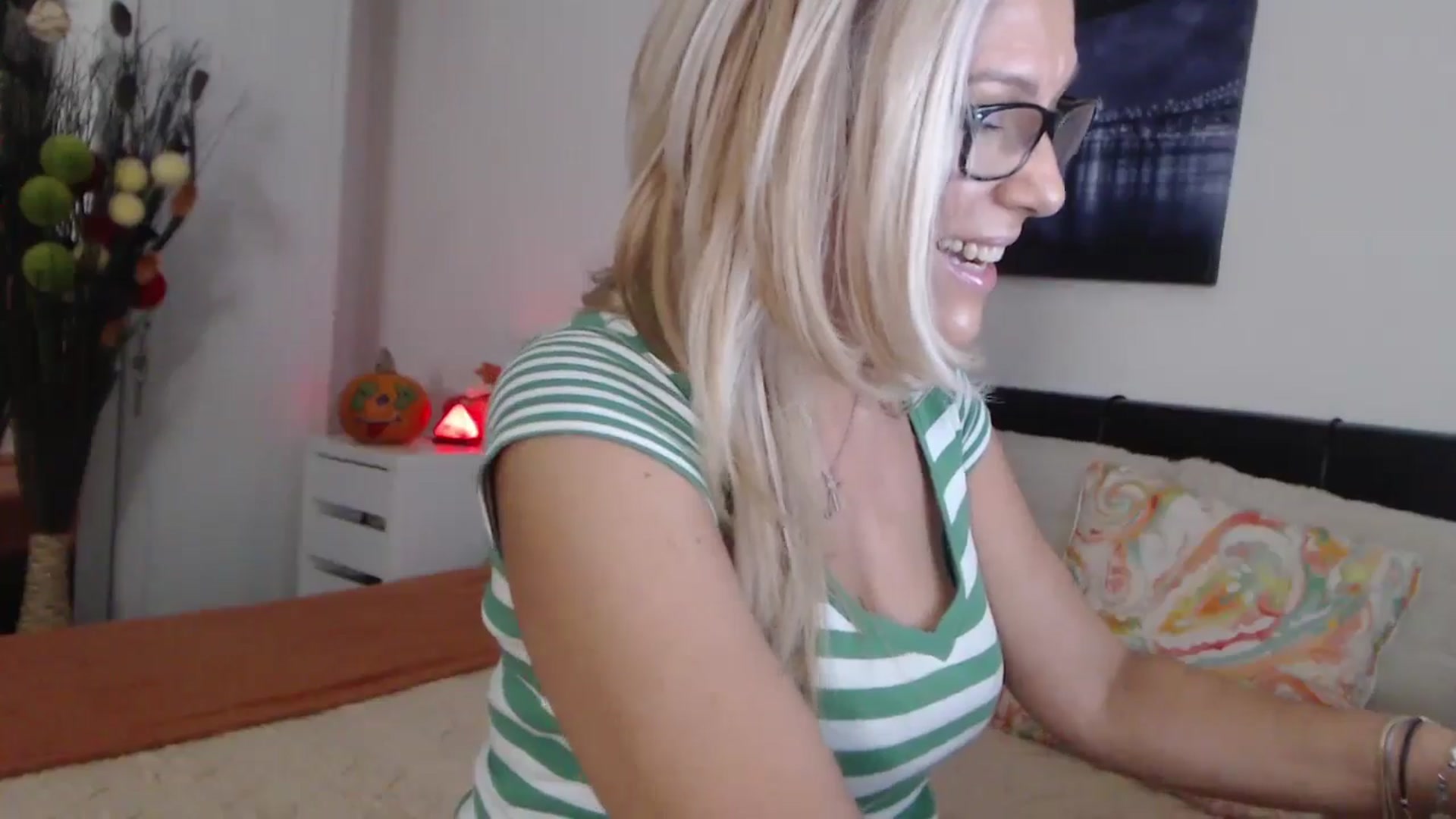 Gallery image thumbnail from Reeya71's myfreecams stream on, 10/29/2024, 05:26 image 13 of 20