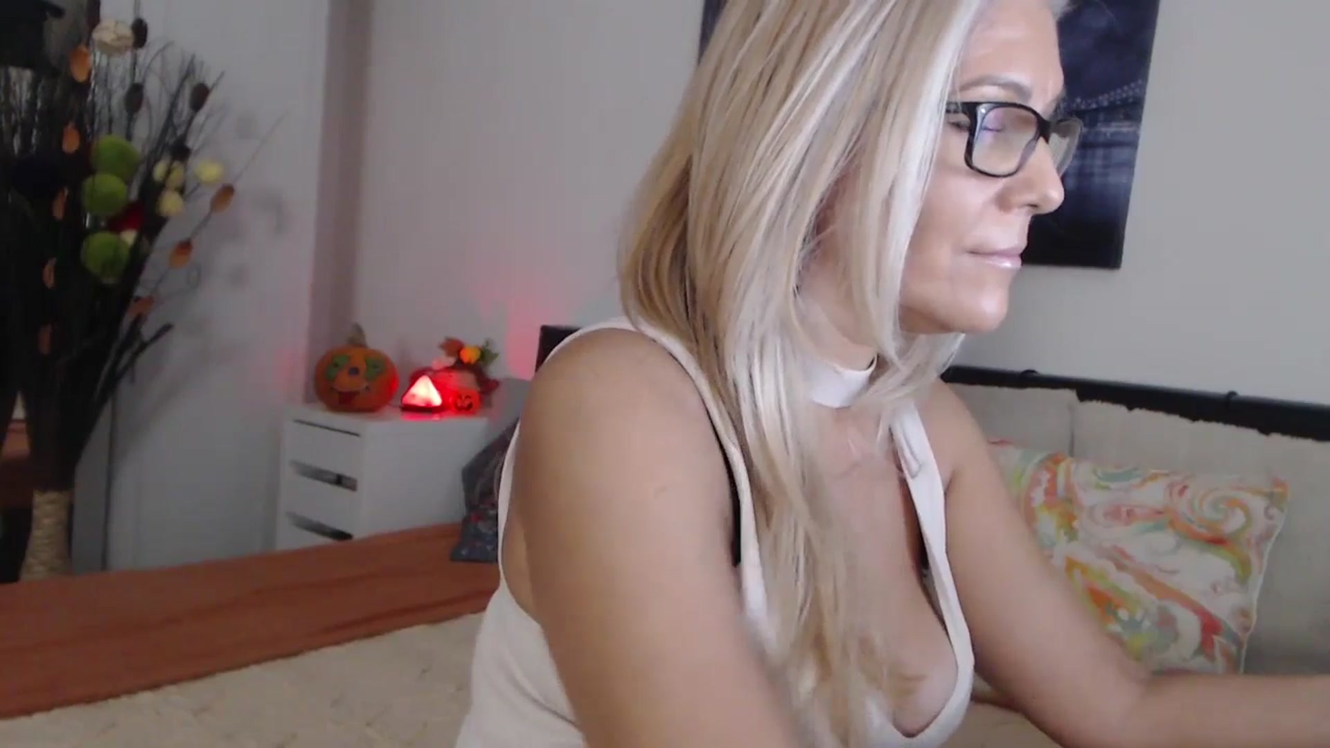 Gallery image thumbnail from Reeya71's myfreecams stream on, 10/30/2024, 06:29 image 3 of 20