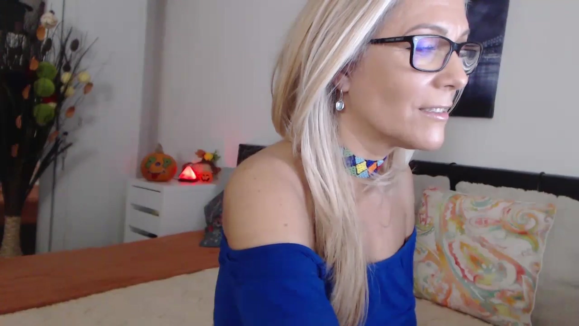 Gallery image thumbnail from Reeya71's myfreecams stream on, 10/31/2024, 02:58 image 17 of 20