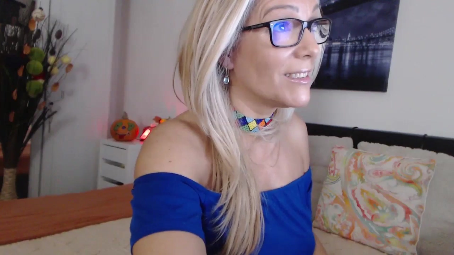 Gallery image thumbnail from Reeya71's myfreecams stream on, 10/31/2024, 02:58 image 19 of 20