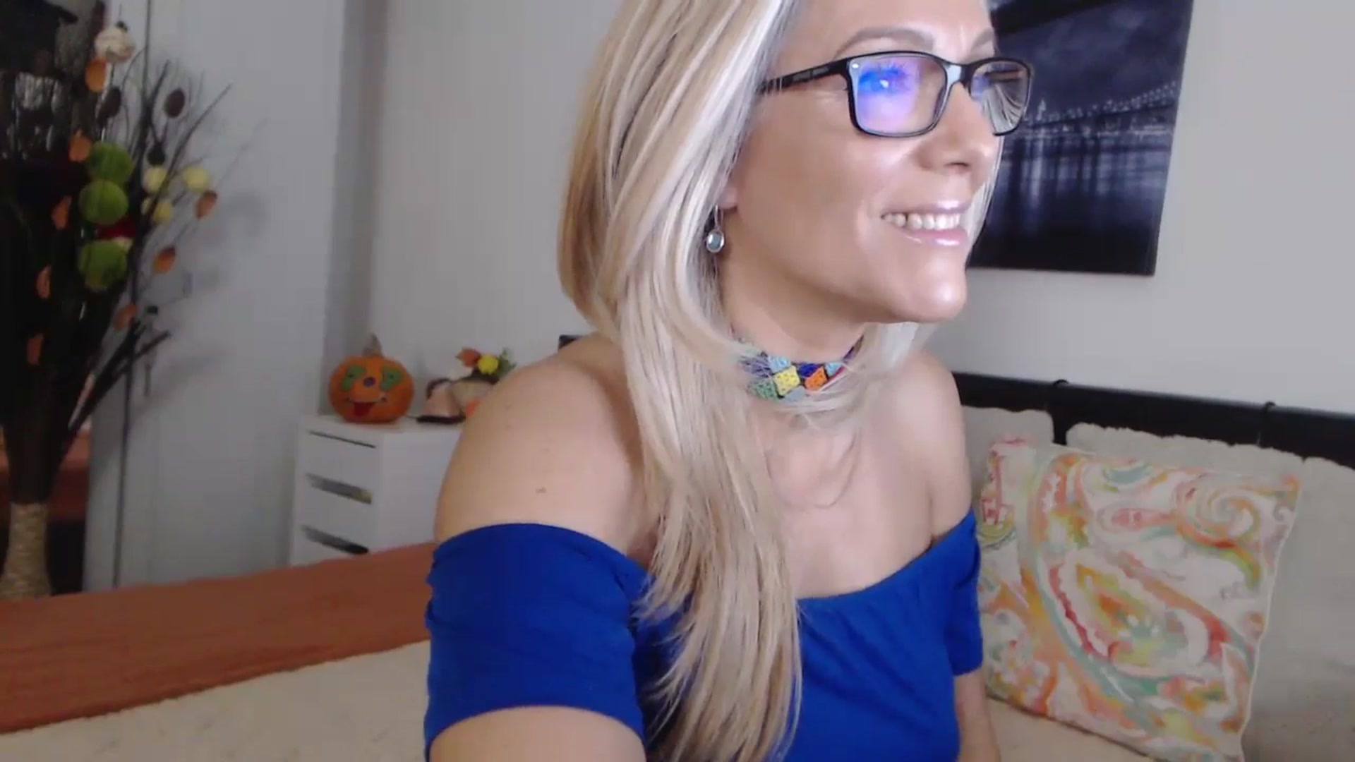 Gallery image thumbnail from Reeya71's myfreecams stream on, 10/31/2024, 02:58 image 15 of 20