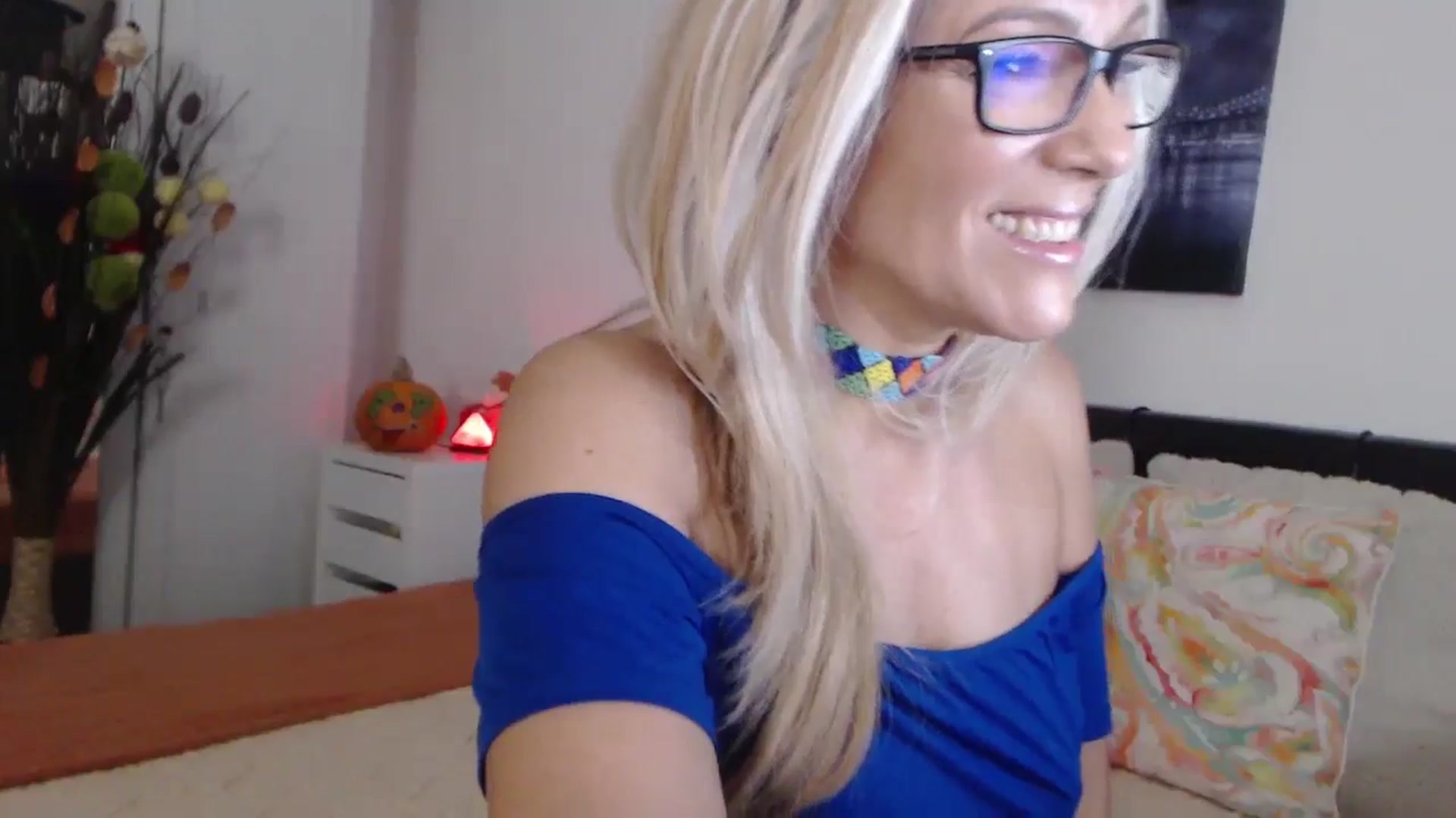 Gallery image thumbnail from Reeya71's myfreecams stream on, 10/31/2024, 04:17 image 12 of 20