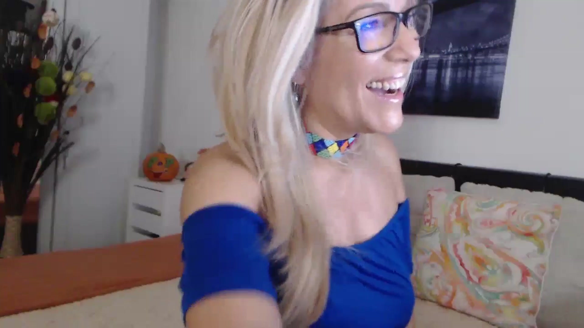 Gallery image thumbnail from Reeya71's myfreecams stream on, 10/31/2024, 04:17 image 13 of 20