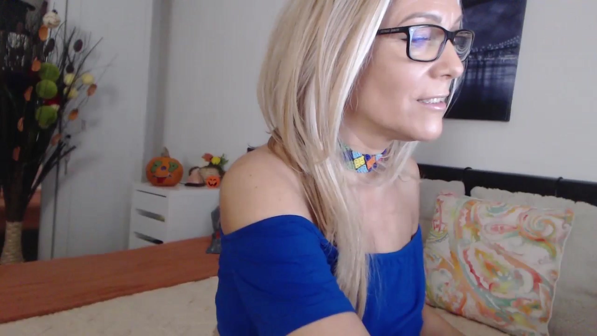 Gallery image thumbnail from Reeya71's myfreecams stream on, 10/31/2024, 04:17 image 4 of 20