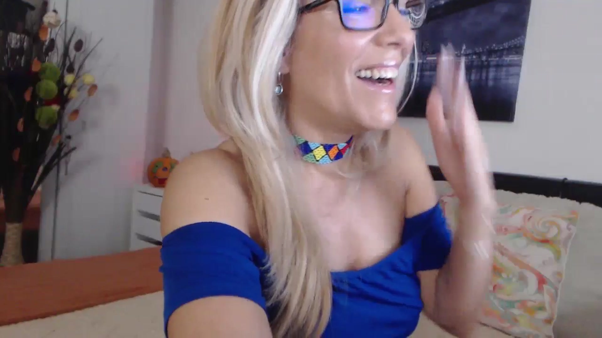 Gallery image thumbnail from Reeya71's myfreecams stream on, 10/31/2024, 04:17 image 6 of 20