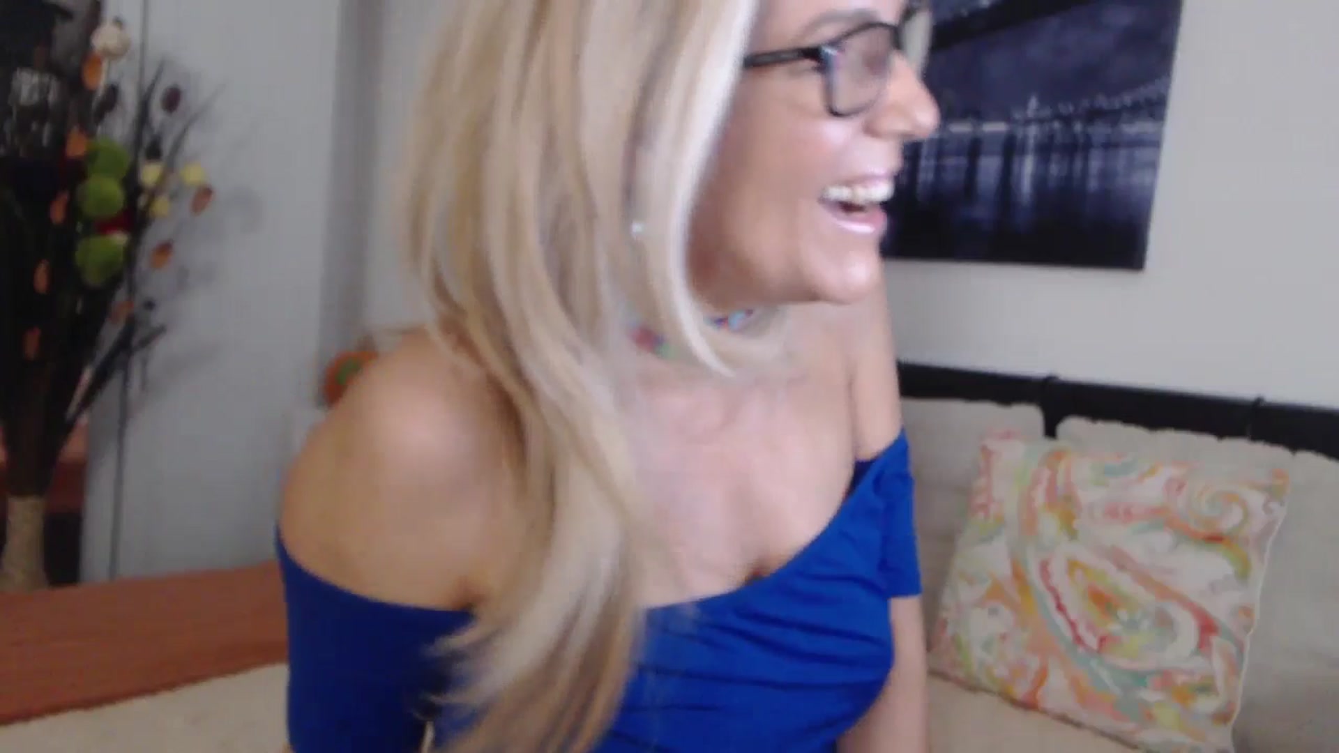Gallery image thumbnail from Reeya71's myfreecams stream on, 10/31/2024, 04:17 image 5 of 20