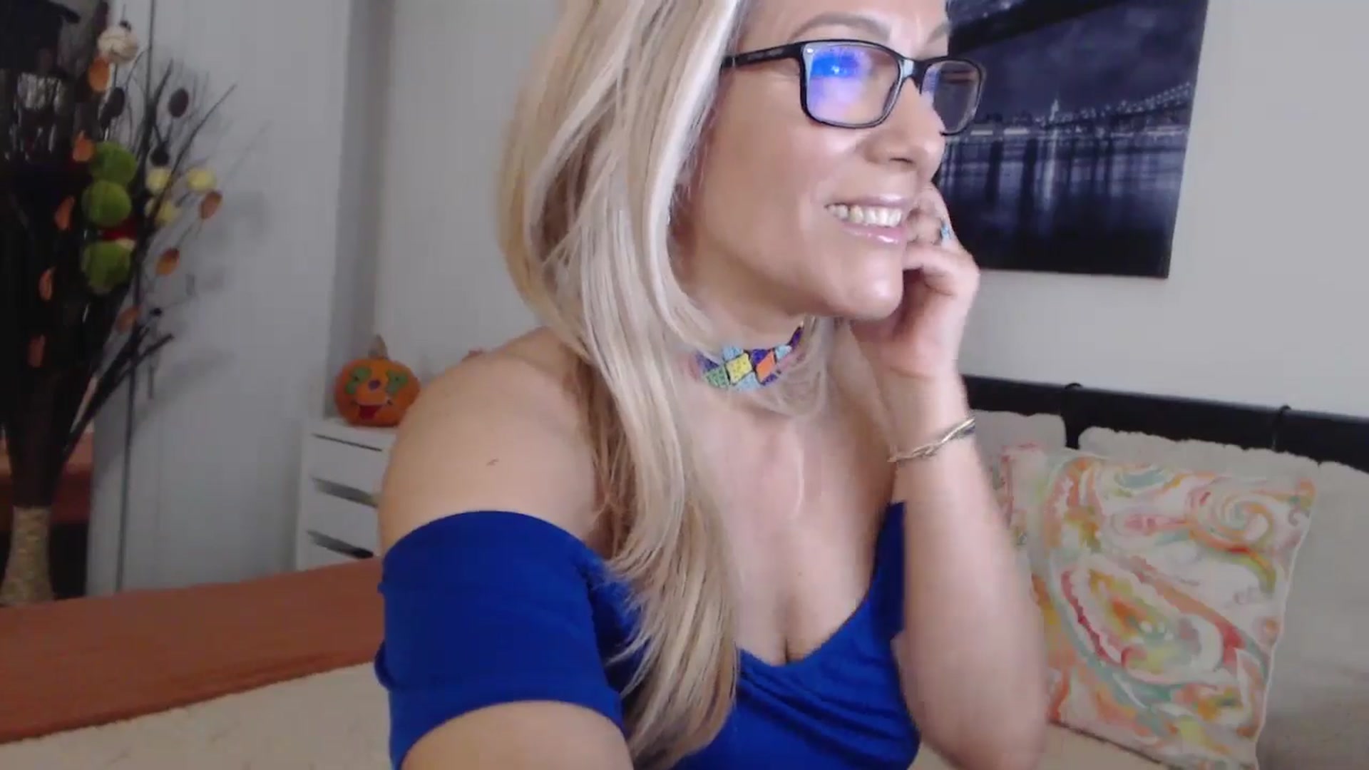 Gallery image thumbnail from Reeya71's myfreecams stream on, 10/31/2024, 04:17 image 8 of 20