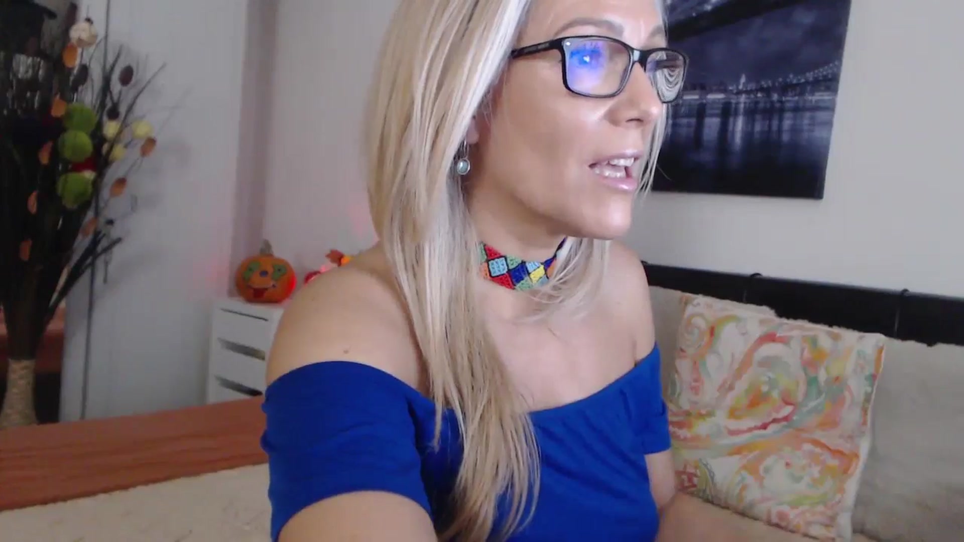 Gallery image thumbnail from Reeya71's myfreecams stream on, 10/31/2024, 06:59 image 9 of 20