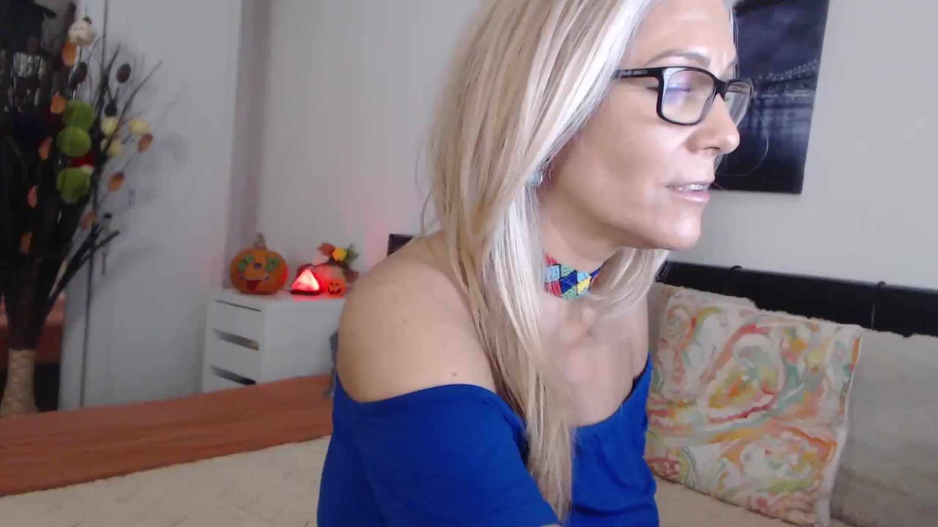 Gallery image thumbnail from Reeya71's myfreecams stream on, 10/31/2024, 06:59 image 1 of 20