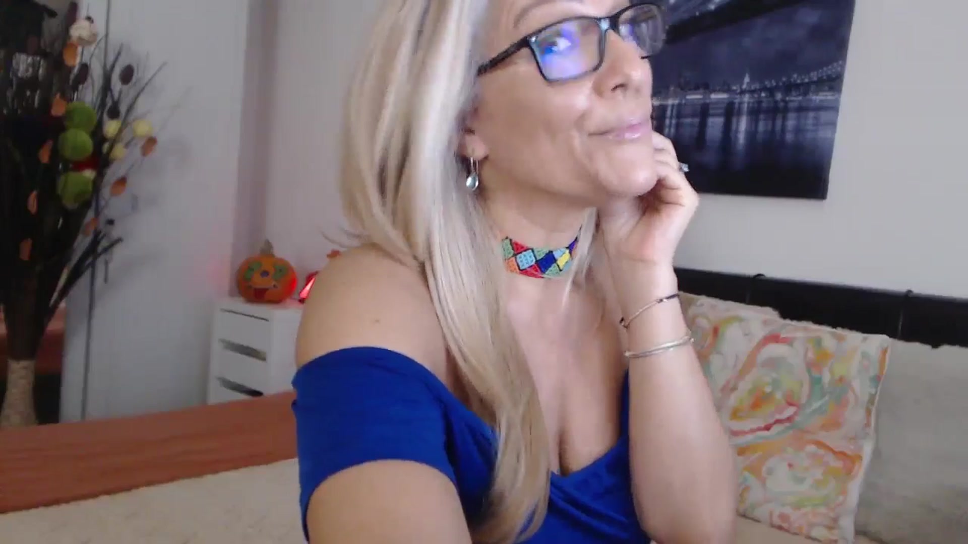 Gallery image thumbnail from Reeya71's myfreecams stream on, 10/31/2024, 06:59 image 14 of 20